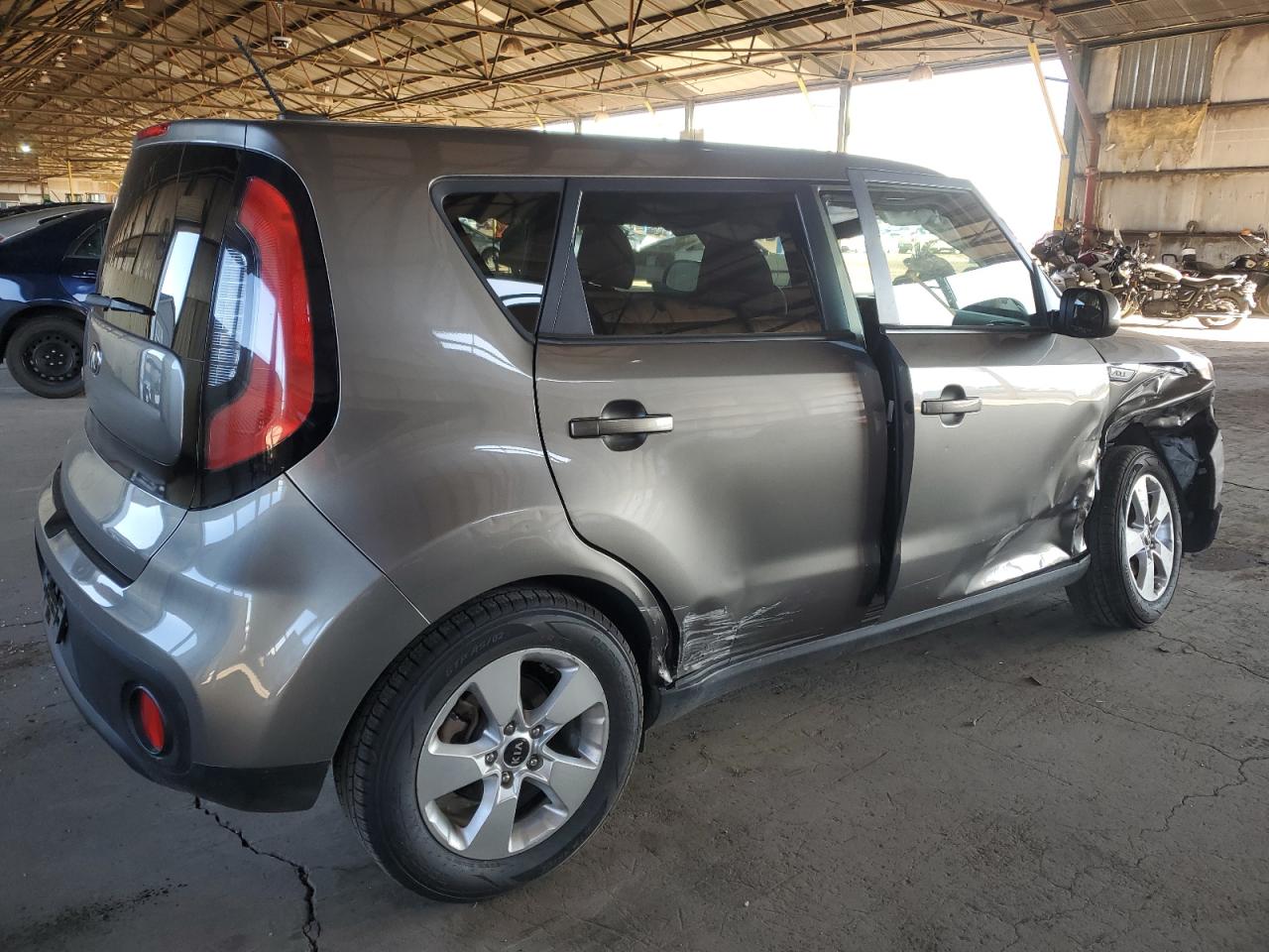 VIN KNDJN2A25H7472523 2017 KIA SOUL no.3