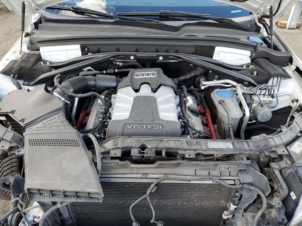 2014 Audi SQ5 - Image 12