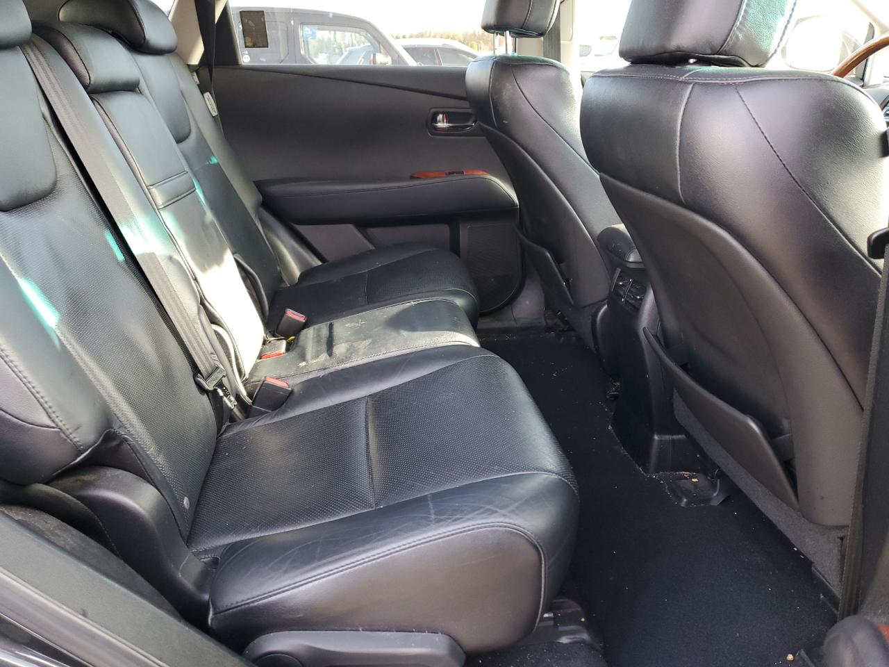 2010 Lexus RX - Image 11