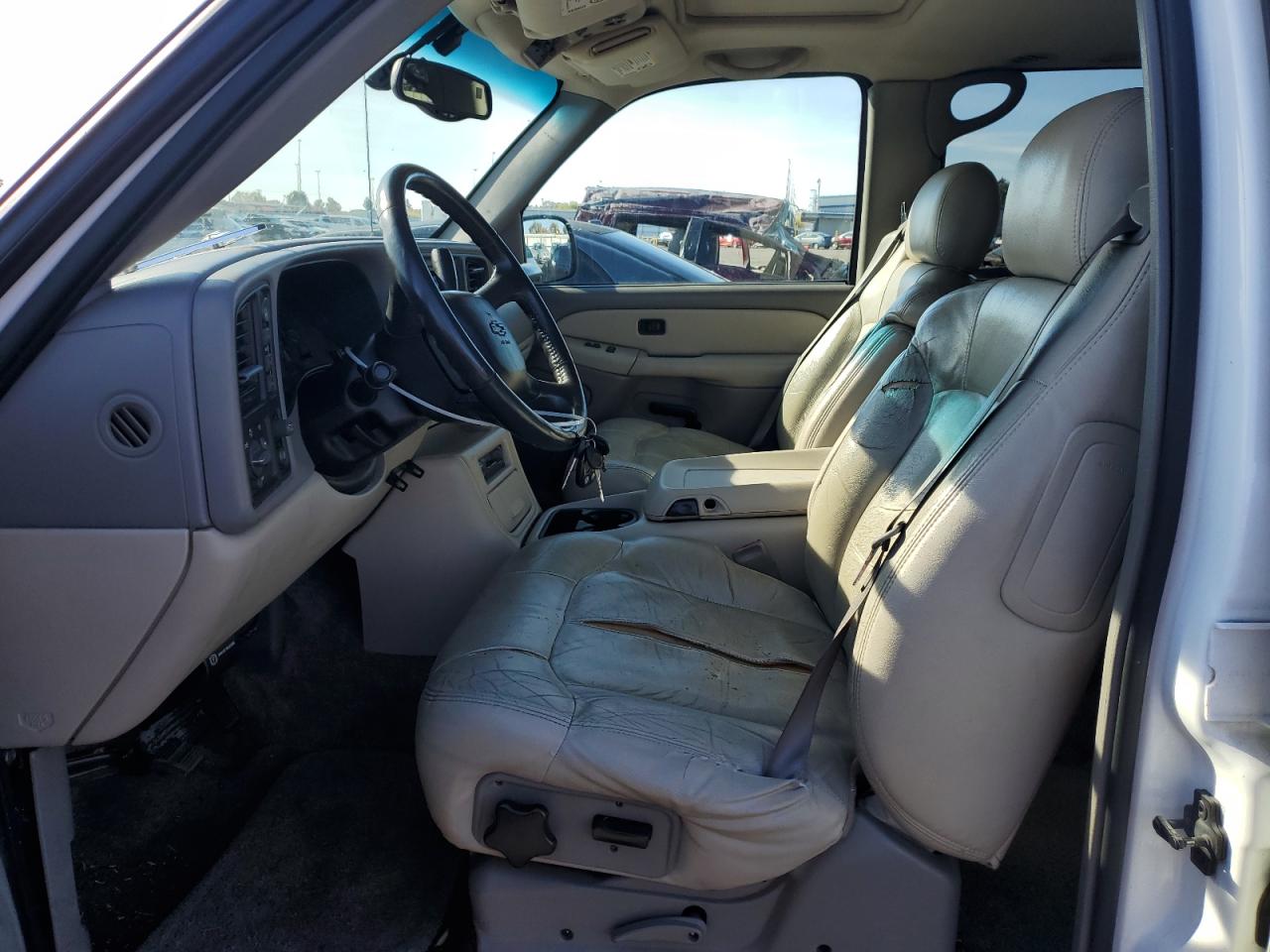 2001 Chevrolet Suburban - Image 7