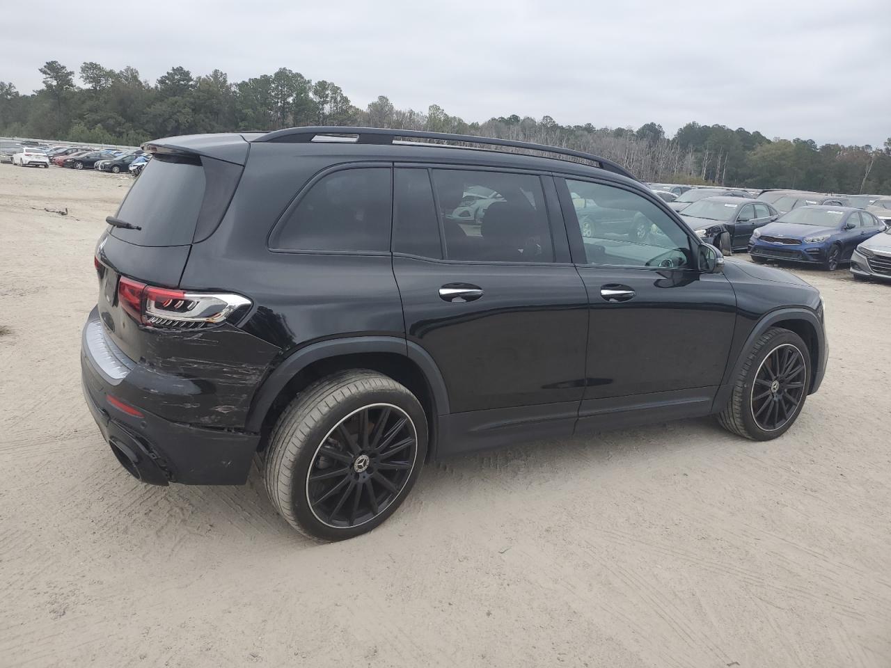 2023 Mercedes-Benz GLB - Image 3