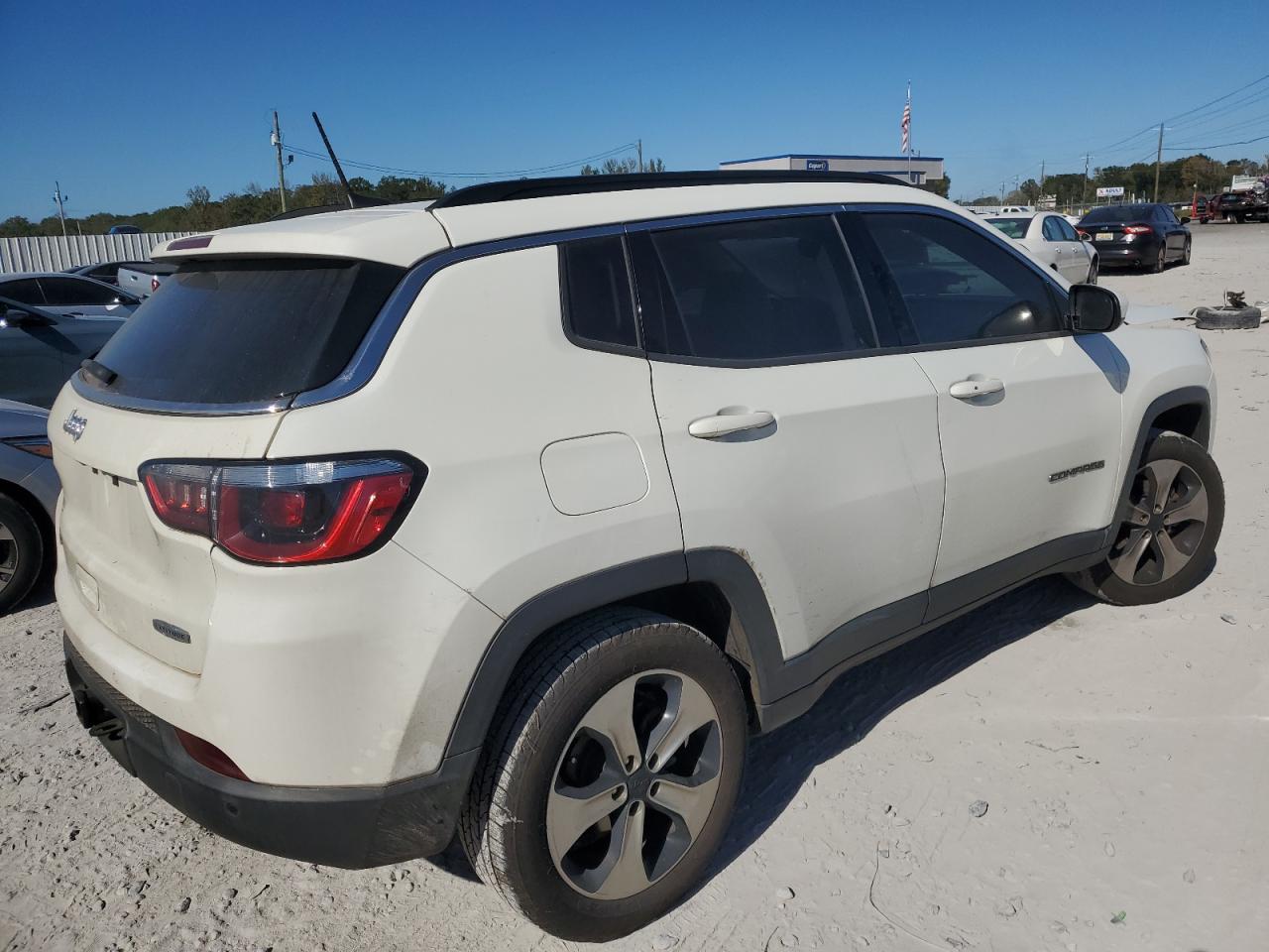2017 Jeep Compass - Image 3