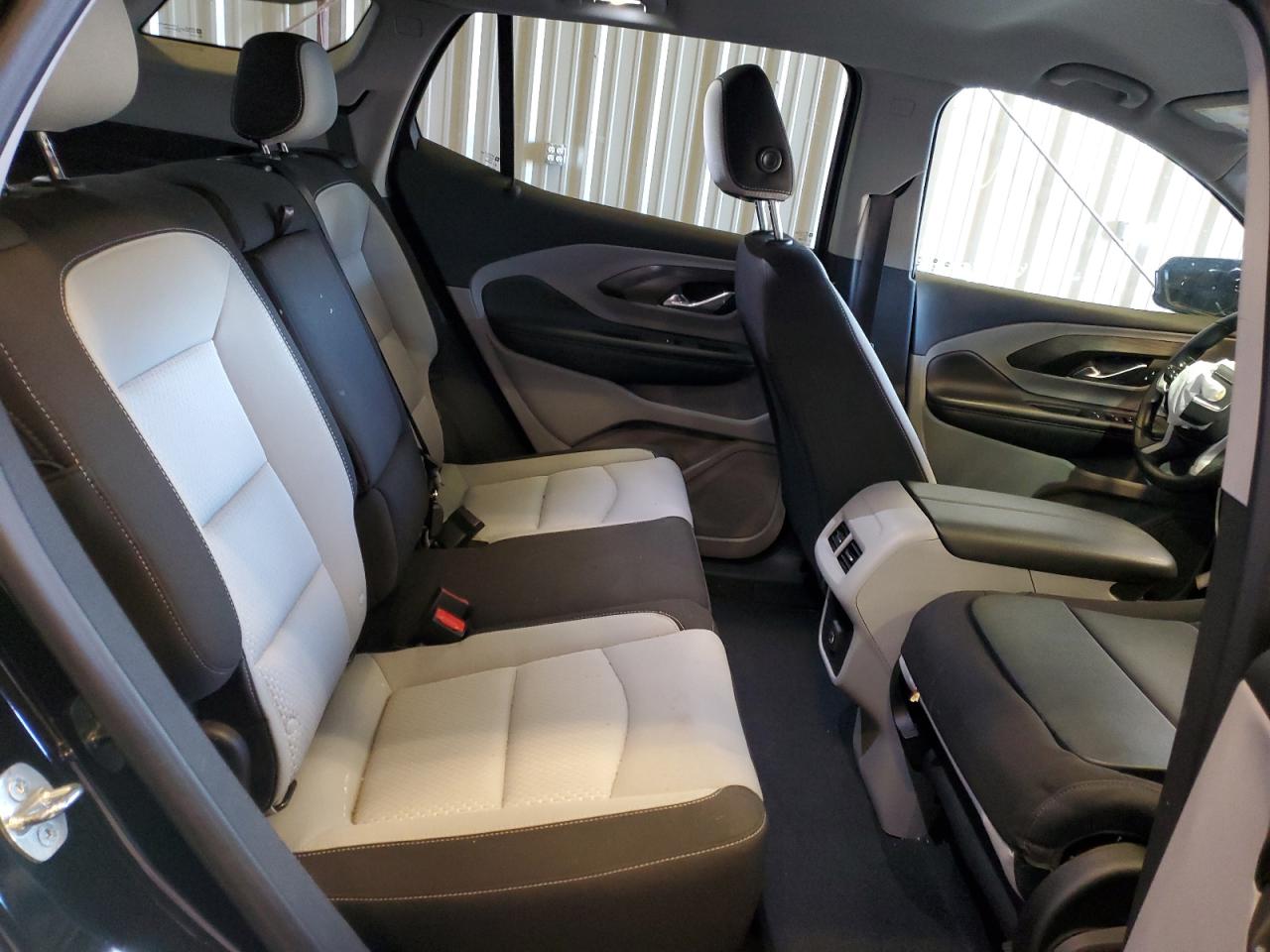 2022 GMC Terrain - Image 10