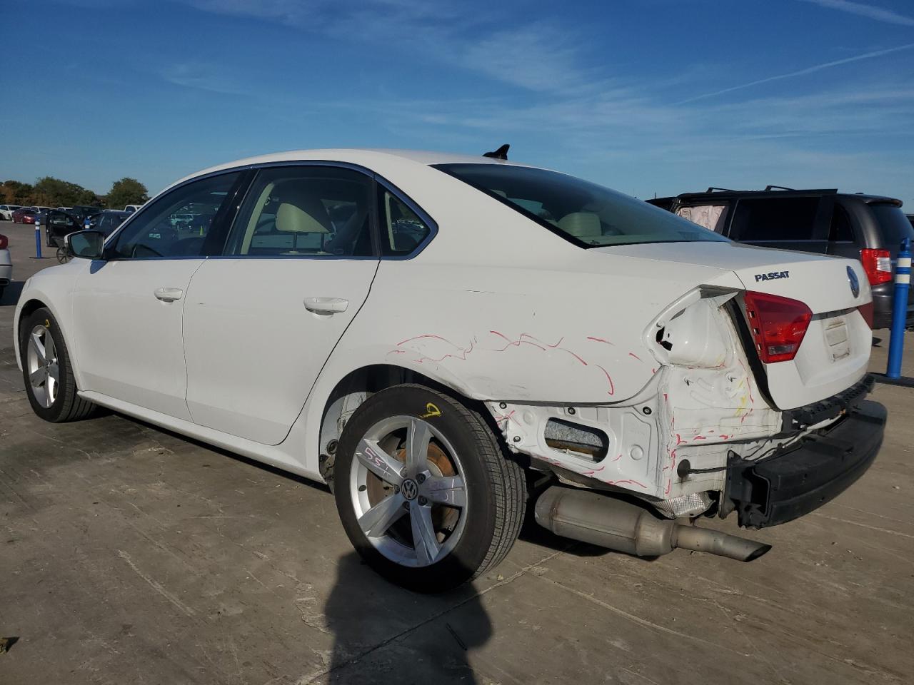 2015 Volkswagen Passat - Image 2