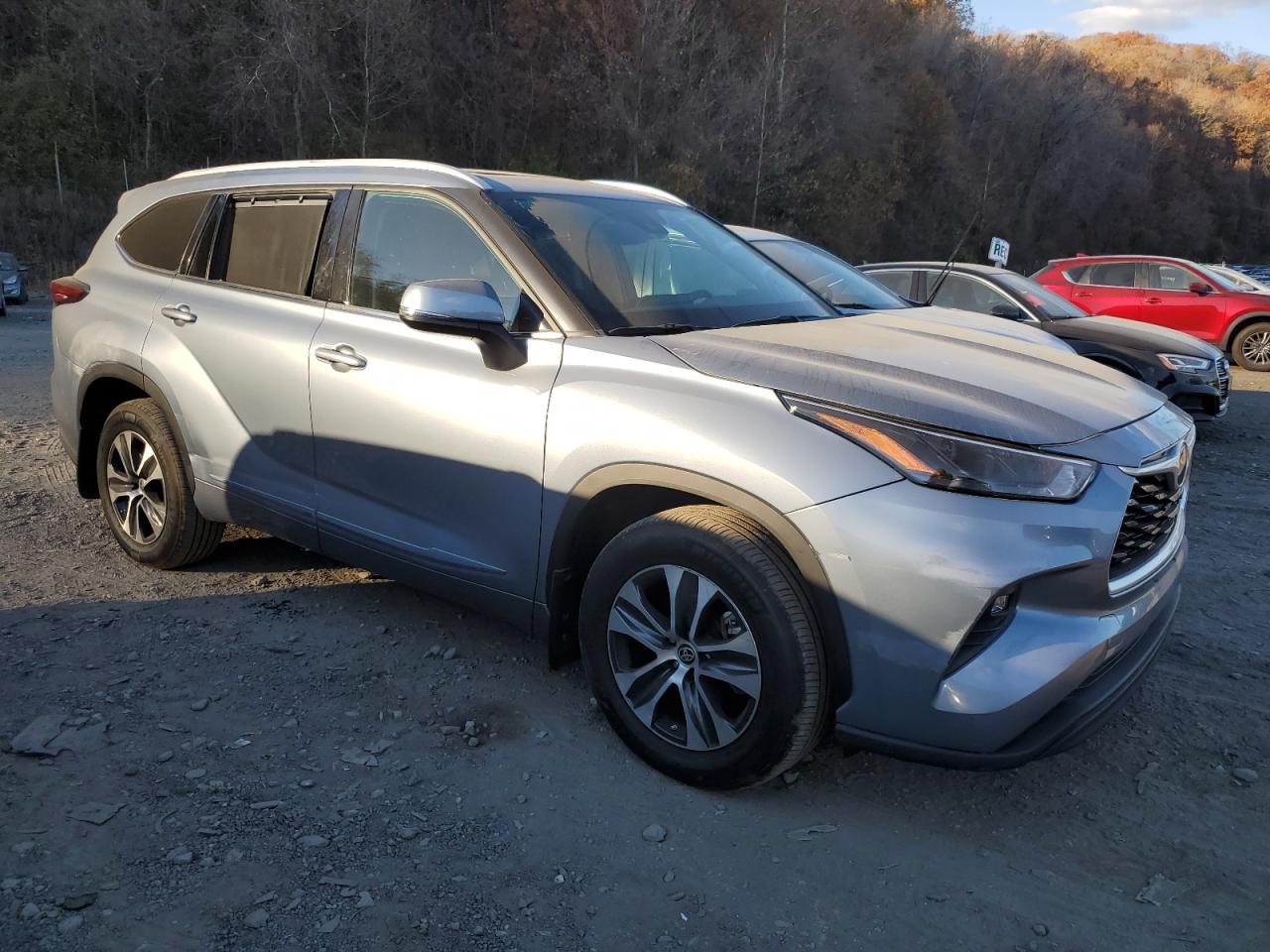 2022 Toyota Highlander - Image 4