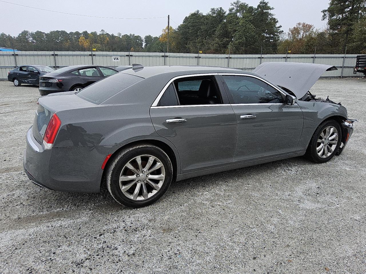 VIN 2C3CCAKG6JH181675 2018 CHRYSLER 300 no.3