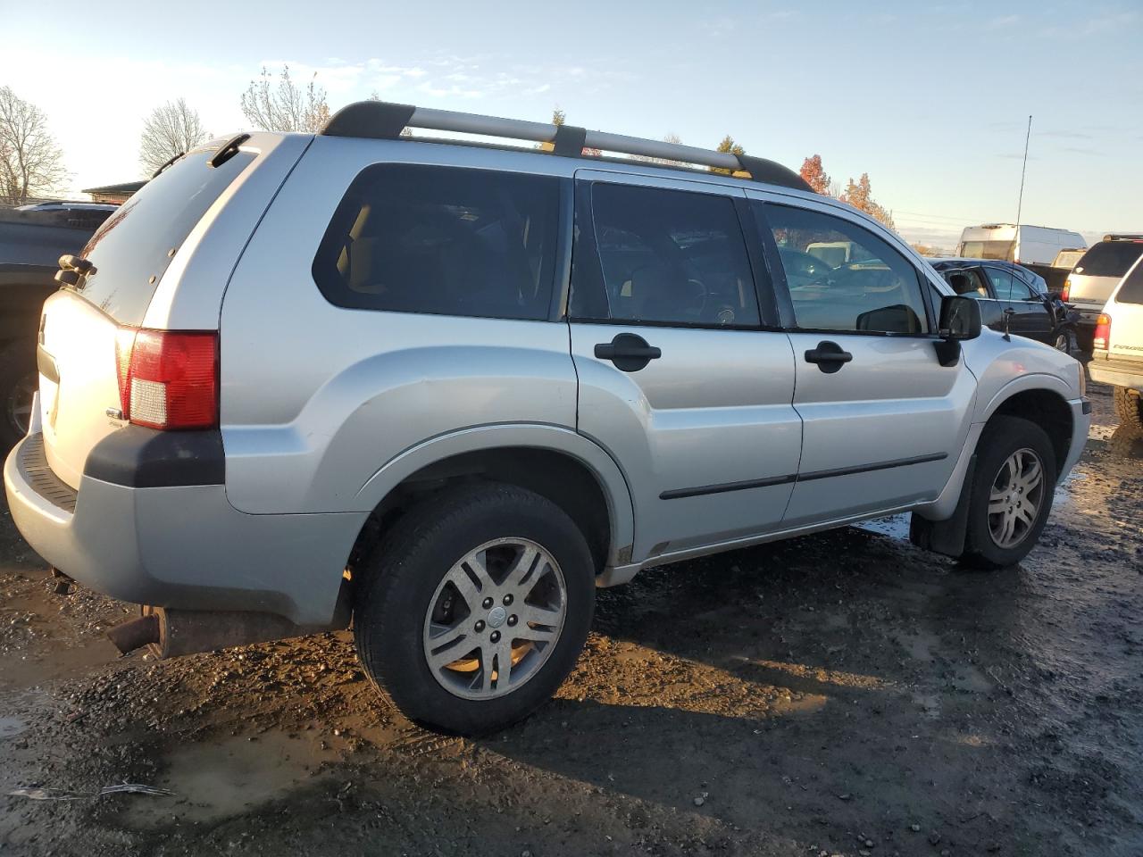 2004 Mitsubishi Endeavor - Image 3