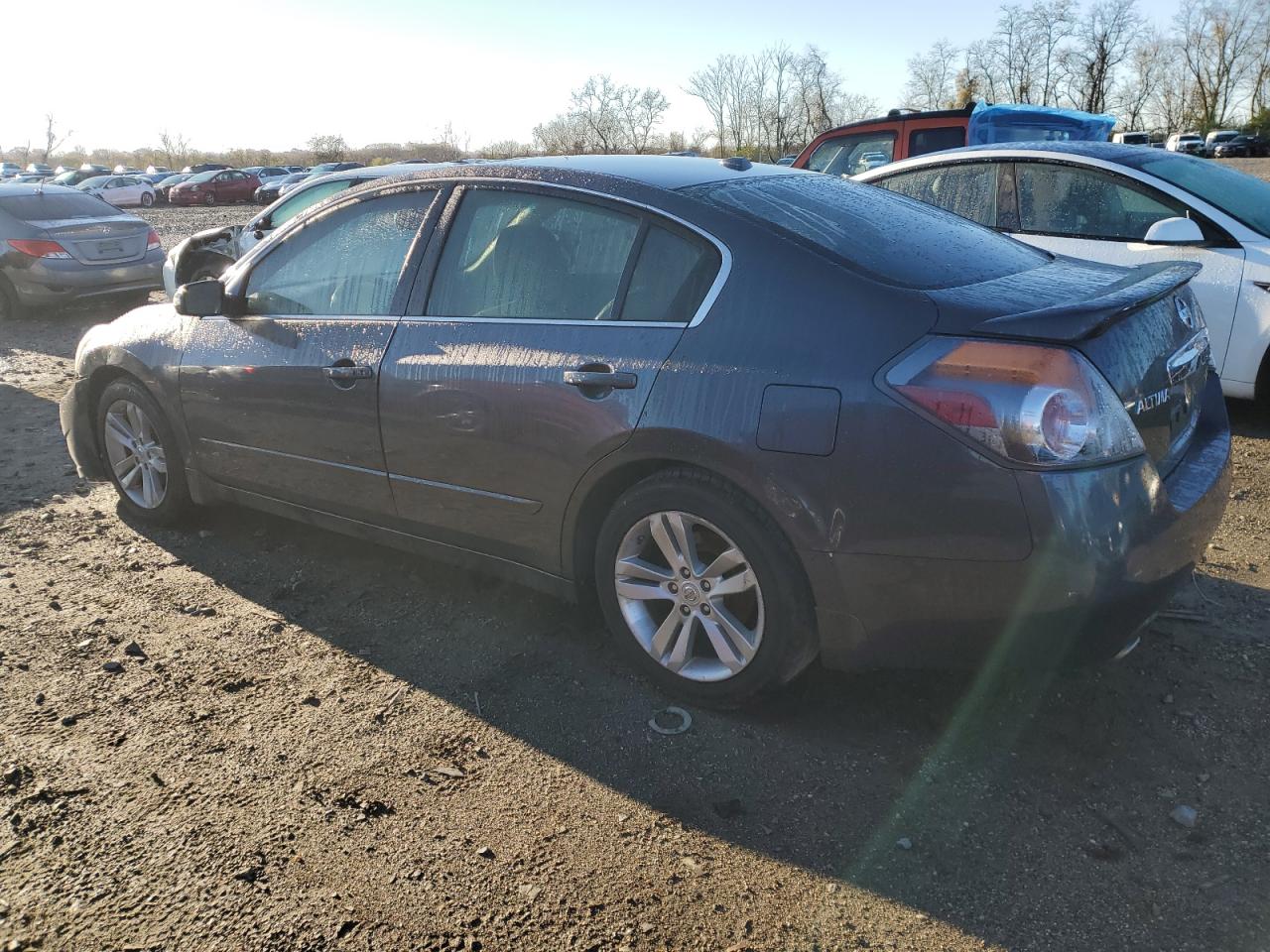 2010 Nissan Altima - Image 2