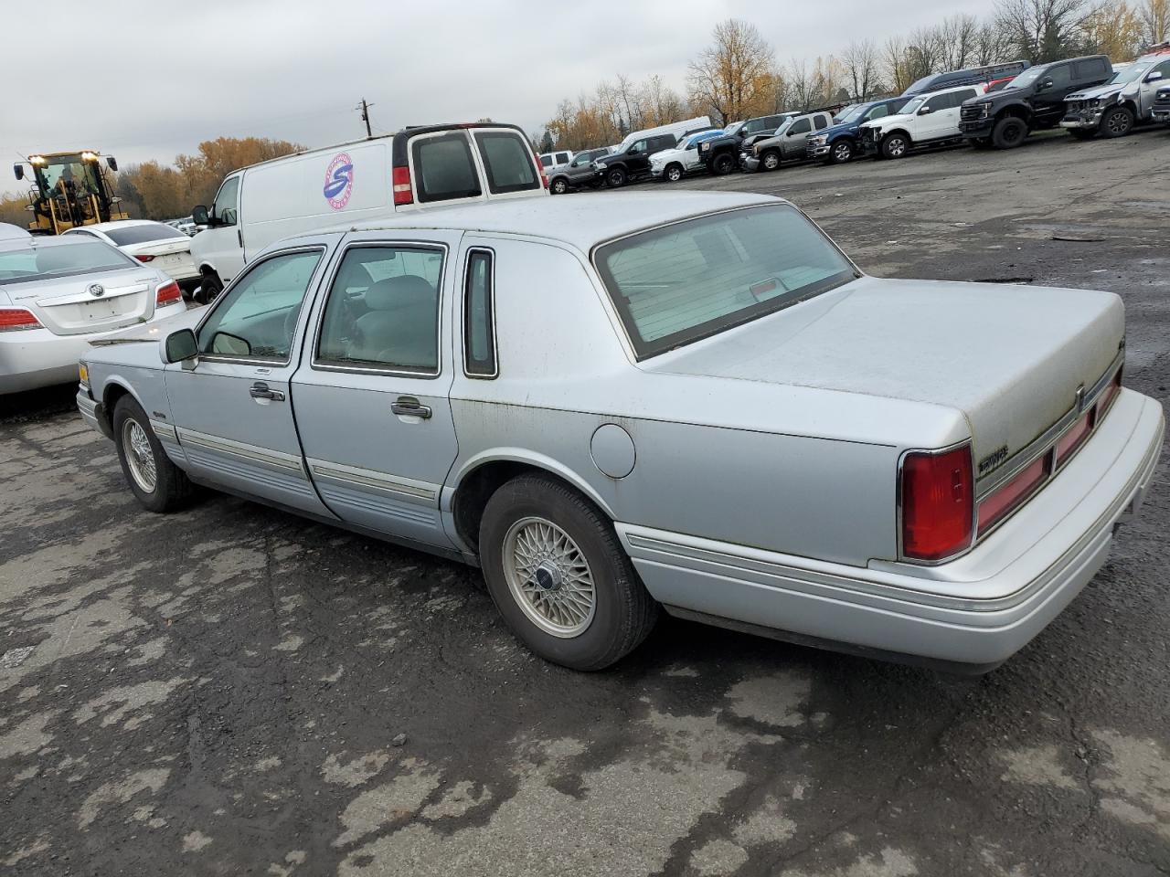 1997 Lincoln Town Car - Image 2