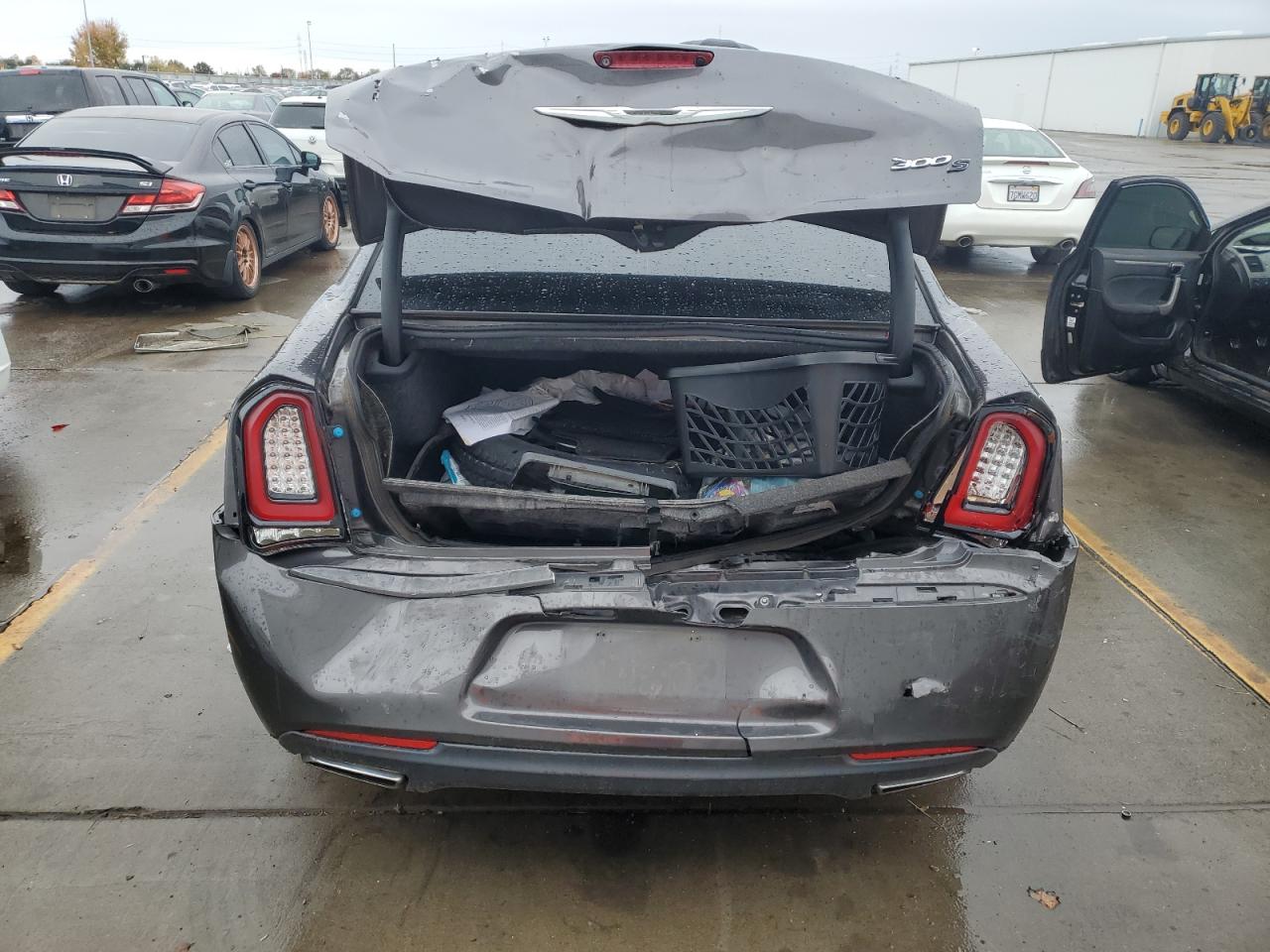 VIN 2C3CCABGXJH214208 2018 CHRYSLER 300 no.6