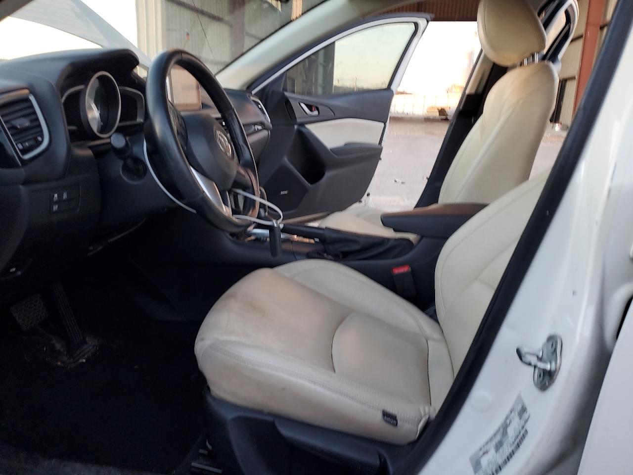 2015 Mazda 3 - Image 7