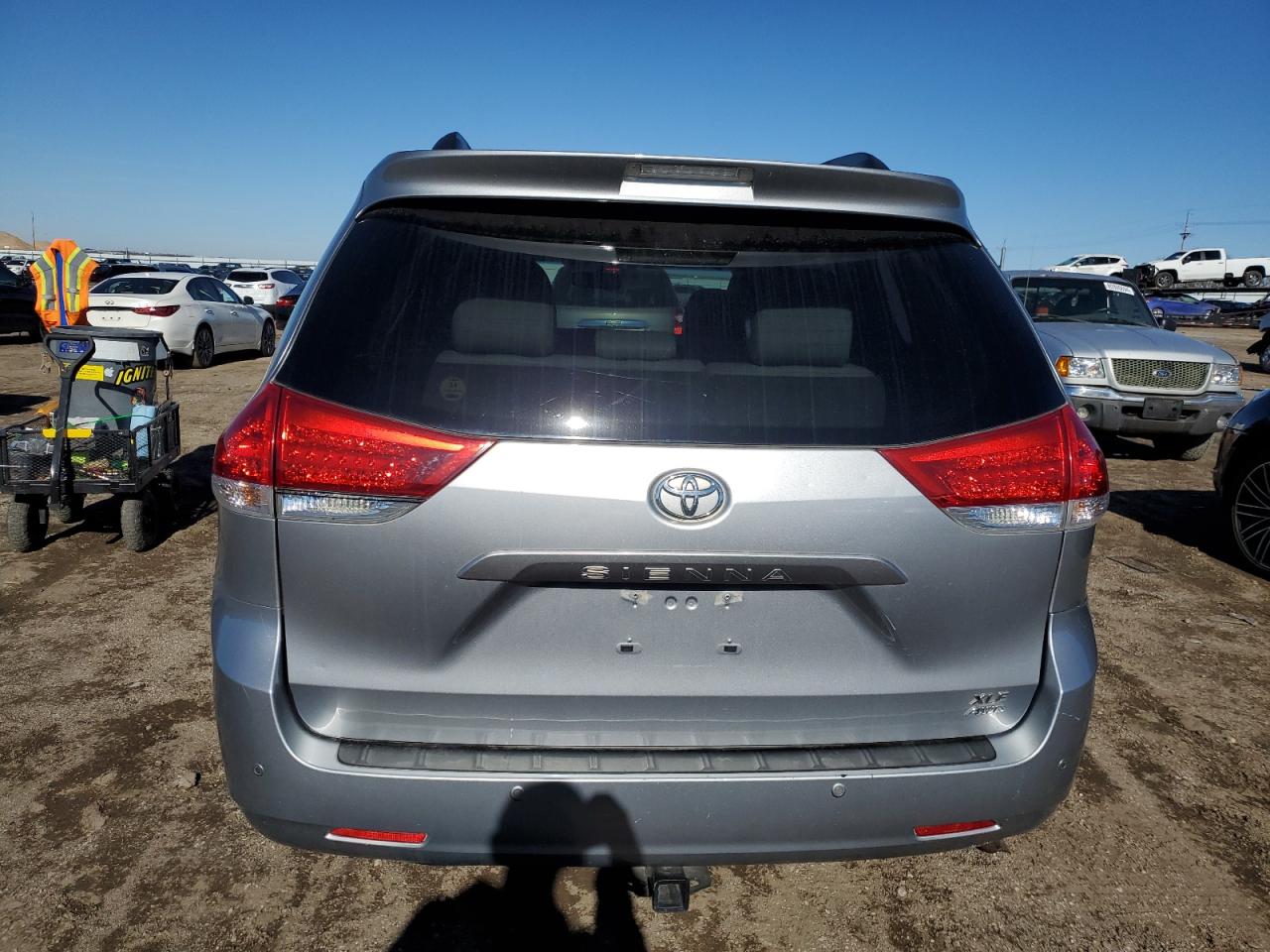 2013 Toyota Sienna Xle VIN: 5TDDK3DC4DS063817 Lot: 81147354