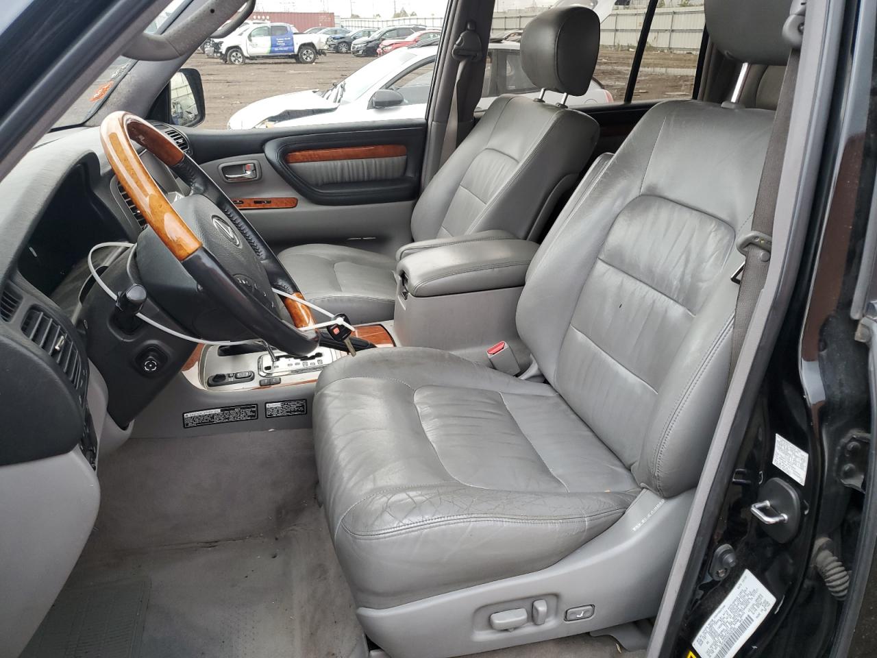 2003 Lexus LX - Image 7