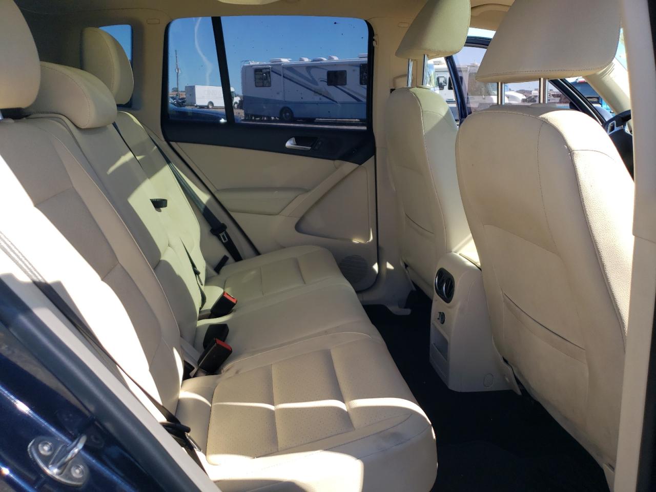 2015 Volkswagen Tiguan - Image 10