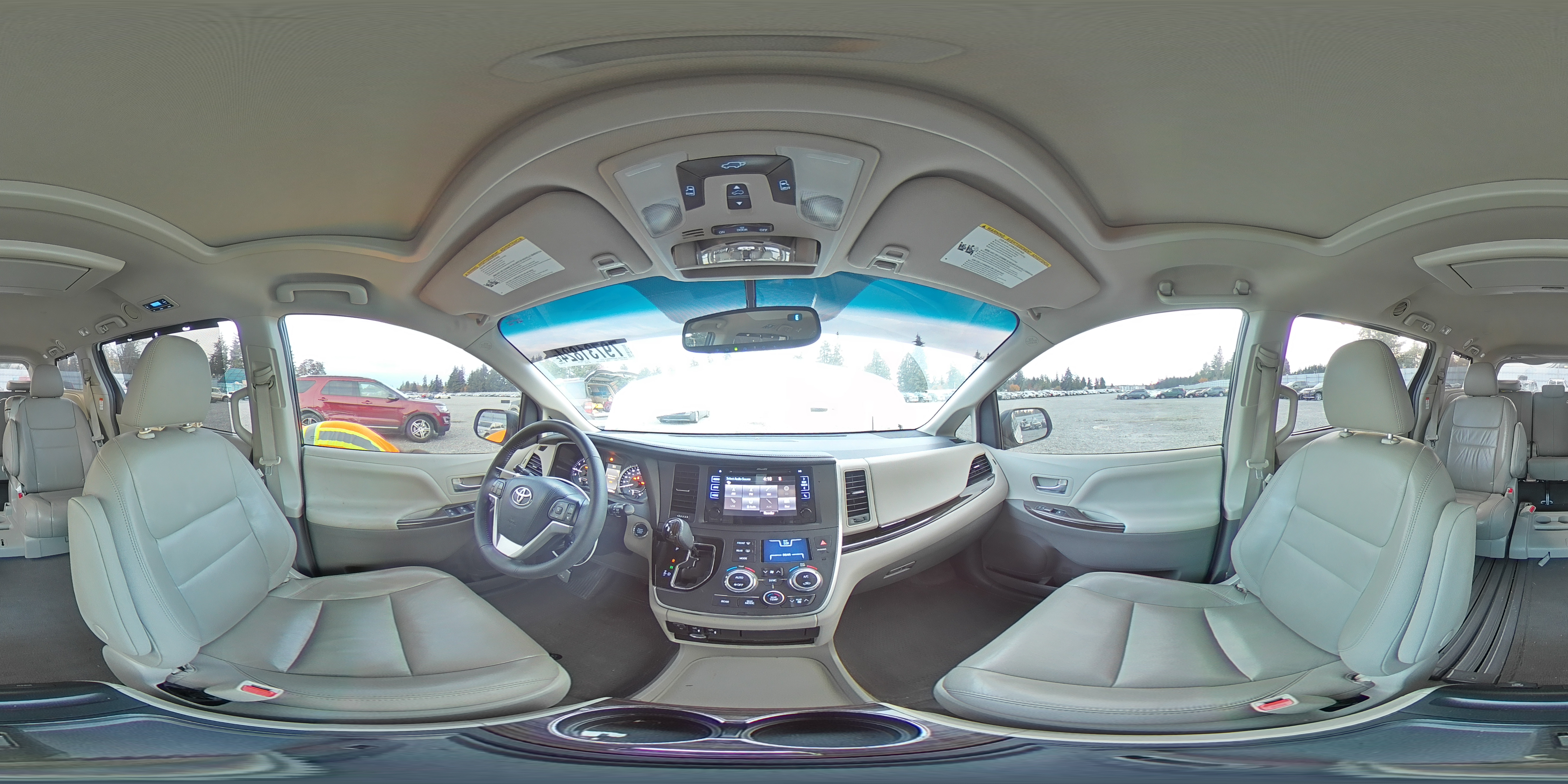 2015 Toyota Sienna - Image 13
