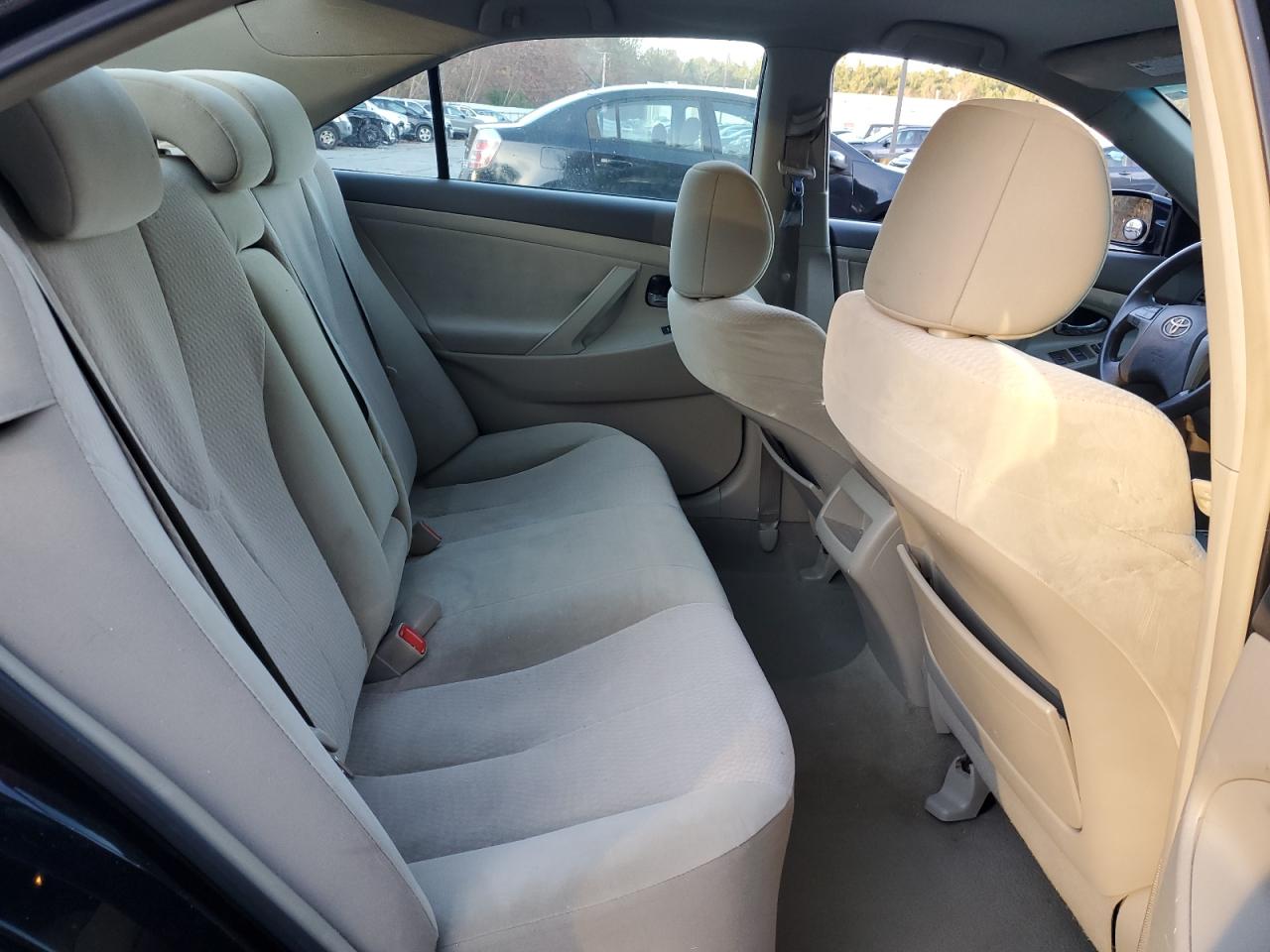 2011 Toyota Camry - Image 10