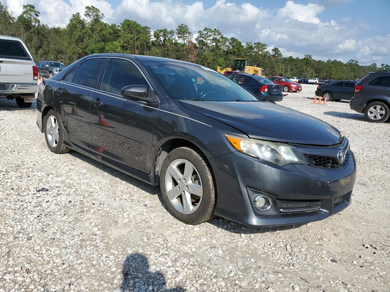 2014 Toyota Camry - Image 4