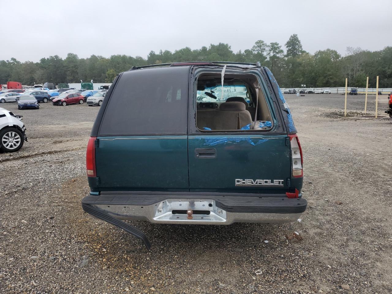 1998 Chevrolet Suburban C1500 VIN: 3GNEC16R3WG133520 Lot: 80033184