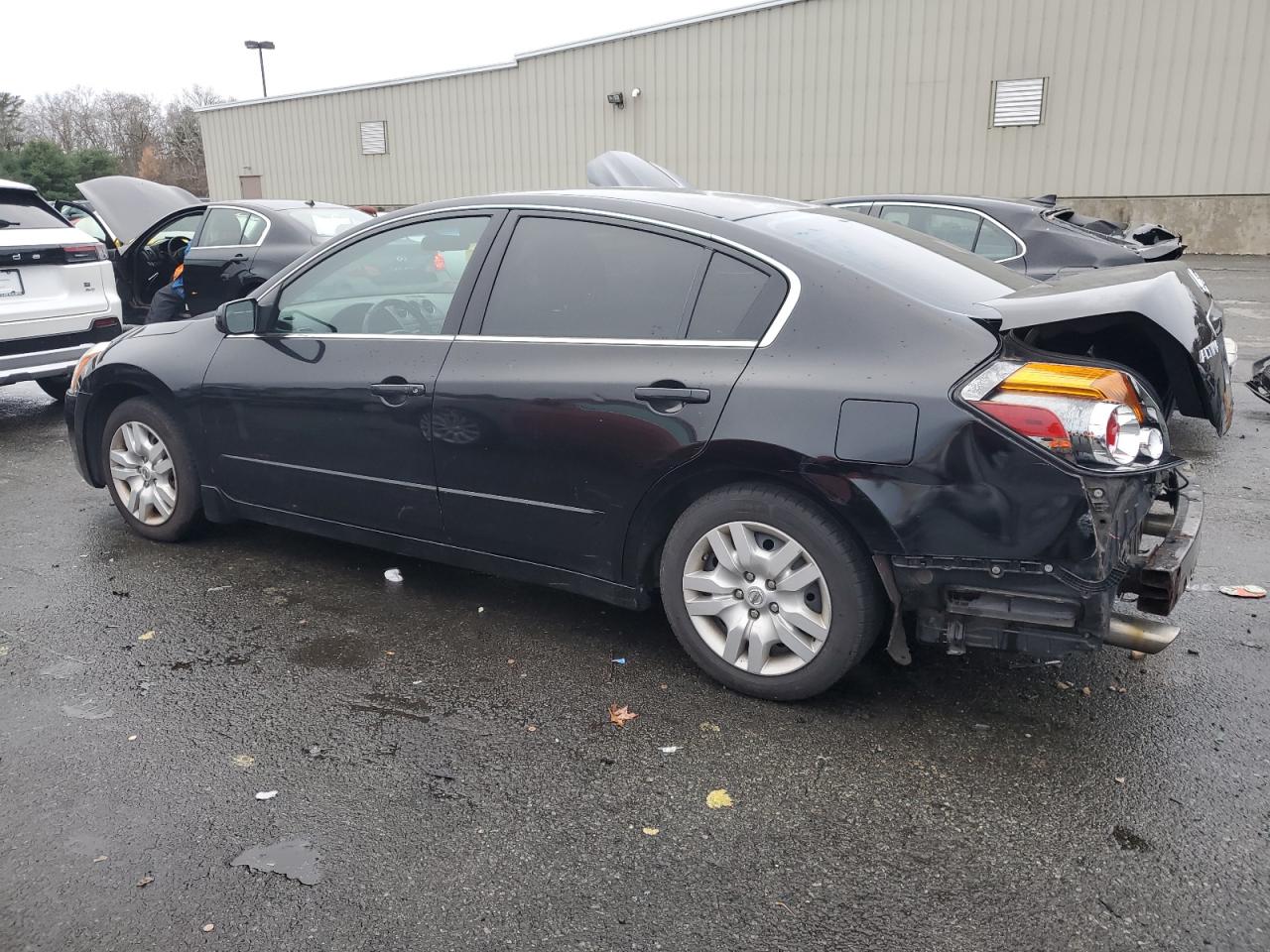 2010 Nissan Altima - Image 2