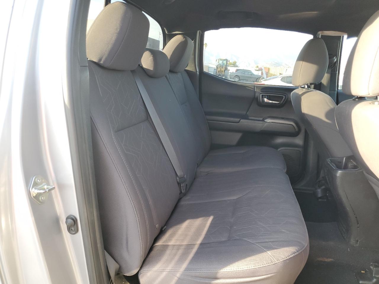 2016 Toyota Tacoma - Image 10