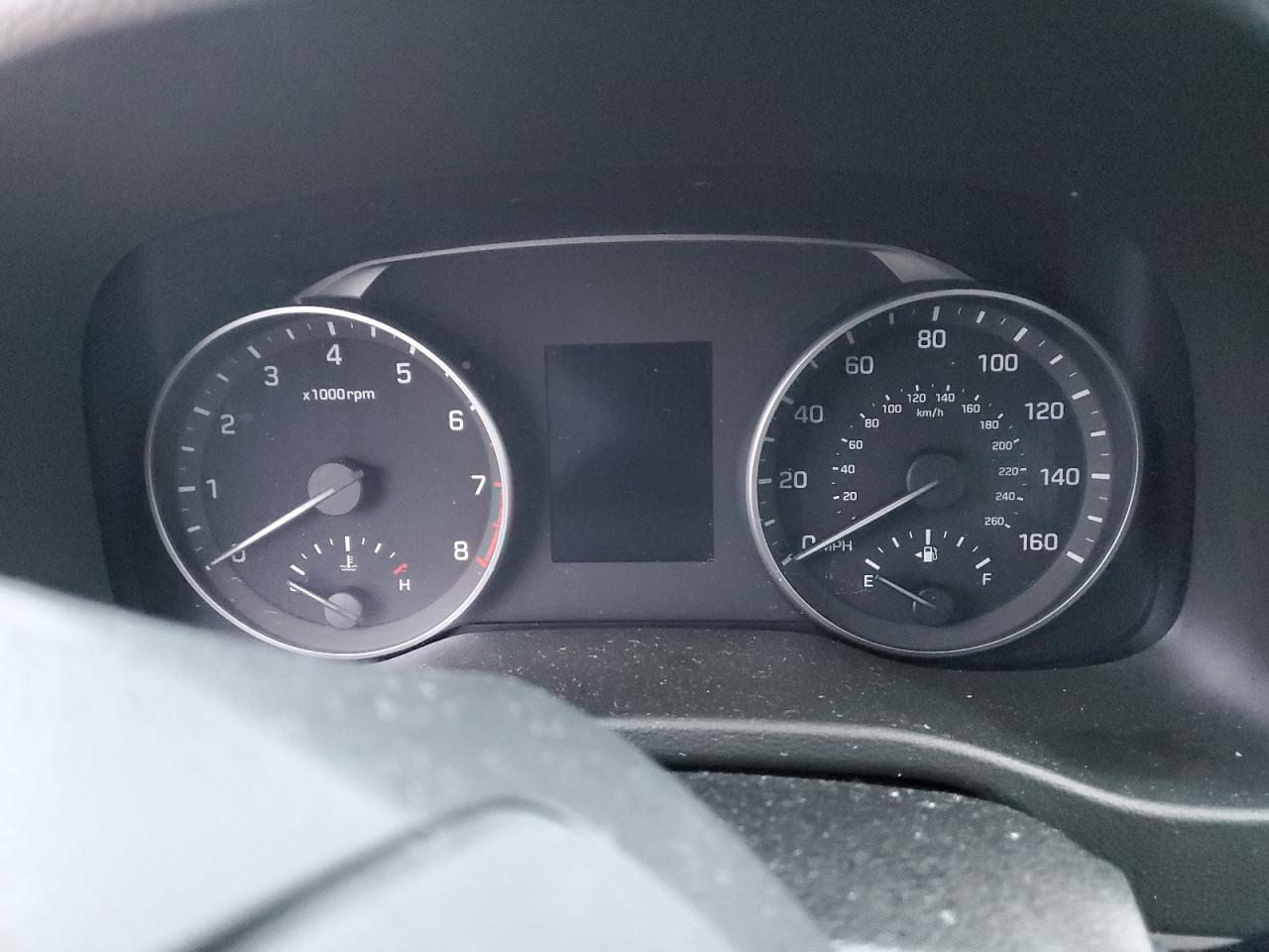 2017 Hyundai Elantra - Image 9