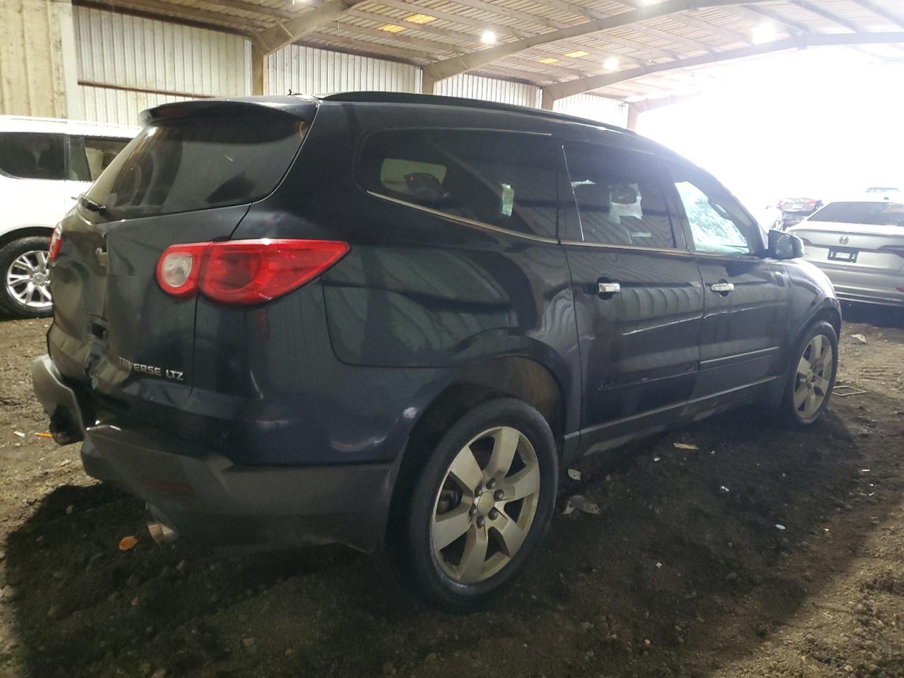 2011 Chevrolet Traverse - Image 3