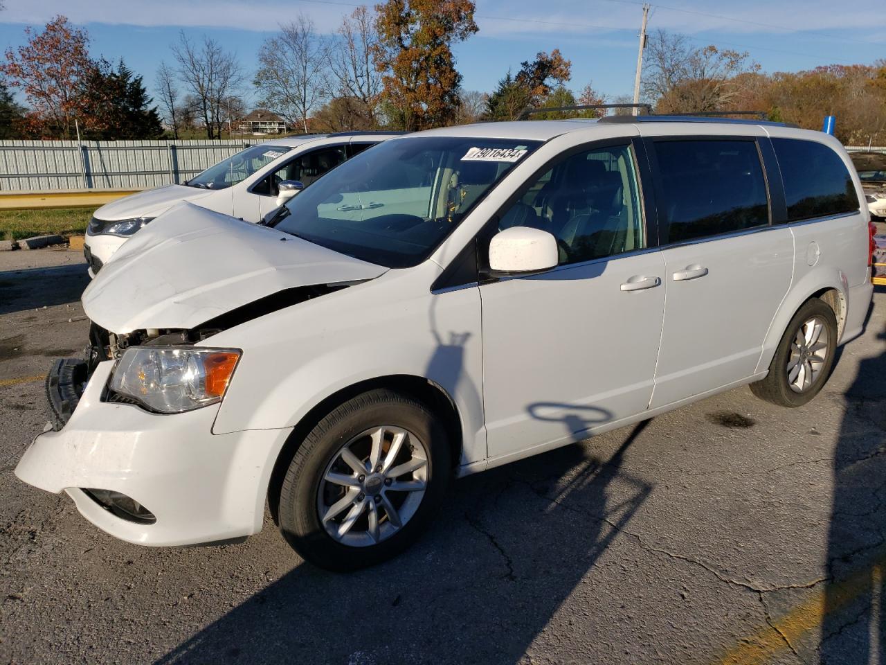 2019 Dodge Caravan - Image 1