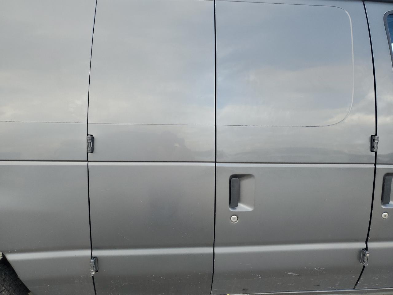 2009 Ford Econoline - Image 12