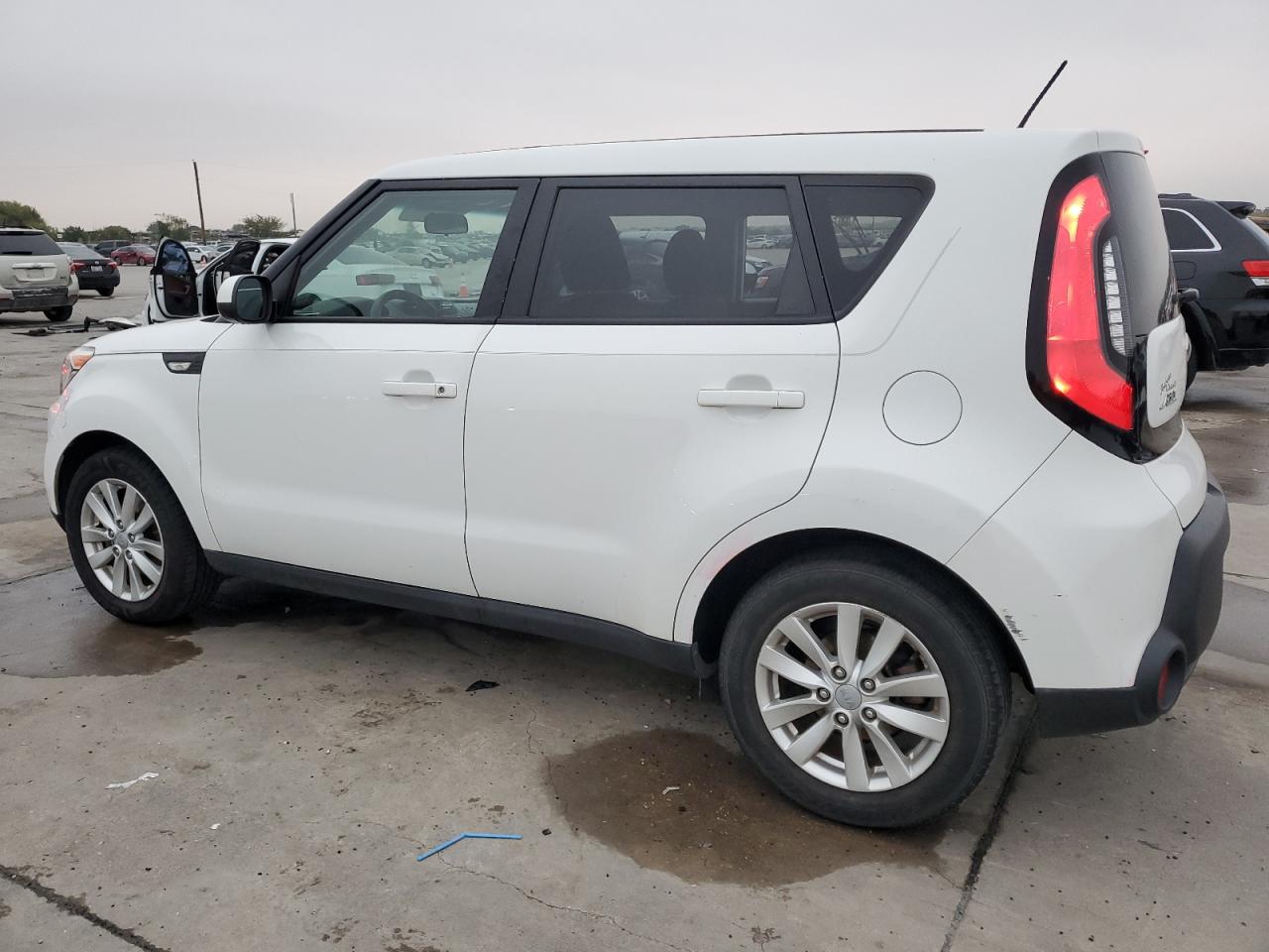 VIN KNDJN2A20E7018109 2014 KIA SOUL no.2