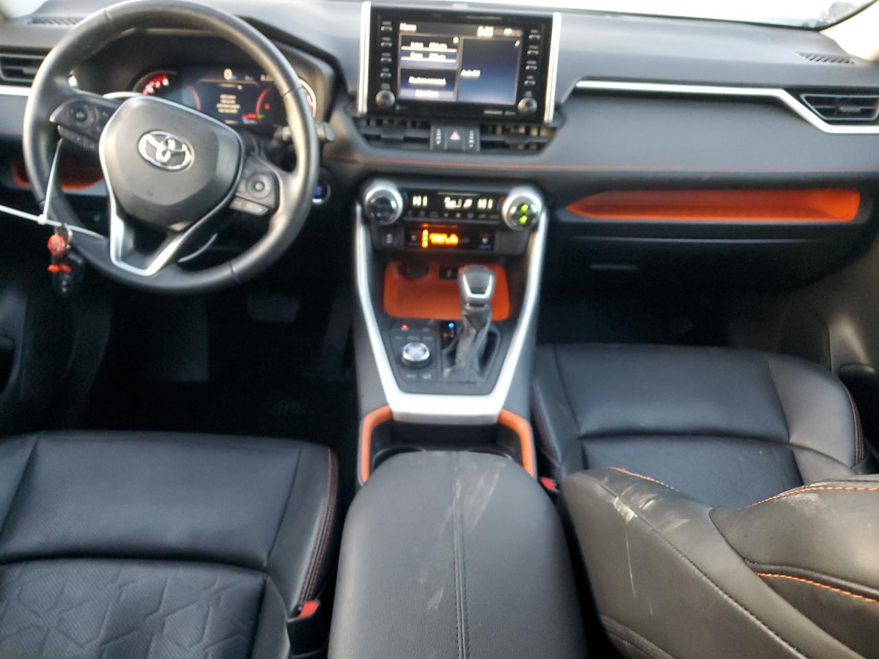 2019 Toyota RAV 4 - Image 8