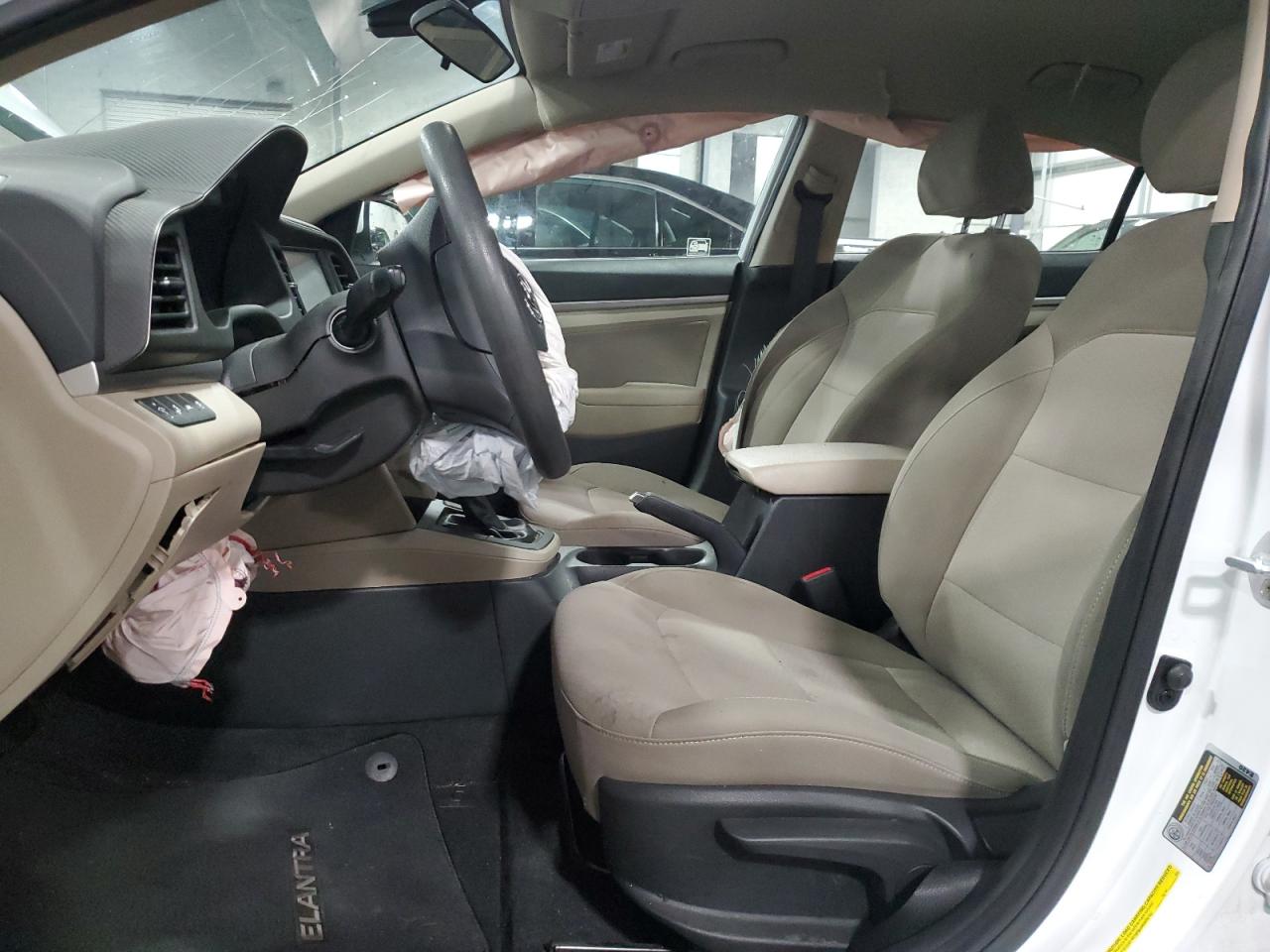 2019 Hyundai Elantra - Image 7