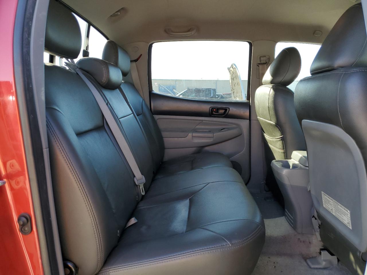 2011 Toyota Tacoma - Image 11
