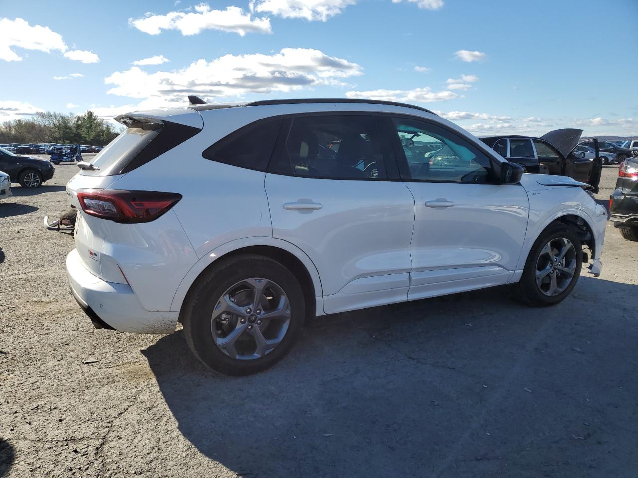 2023 Ford Escape - Image 3