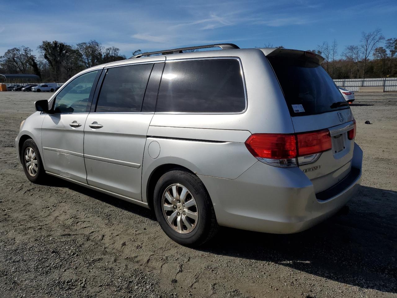 2008 Honda Odyssey - Image 2