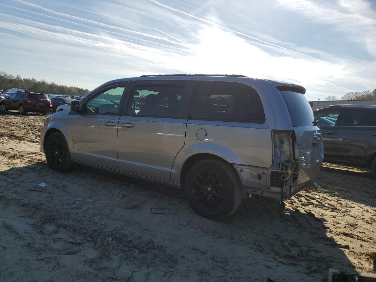 2019 Dodge Caravan - Image 2