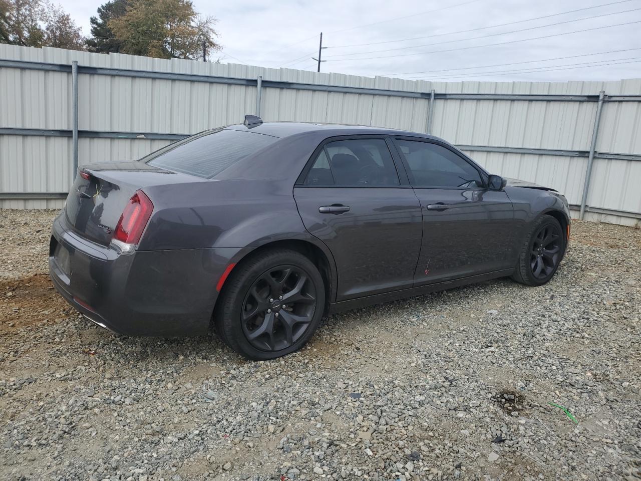 2021 Chrysler 300 - Image 3