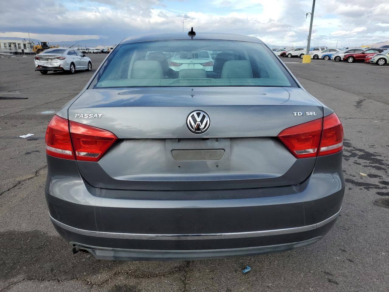 2014 Volkswagen Passat - Image 6