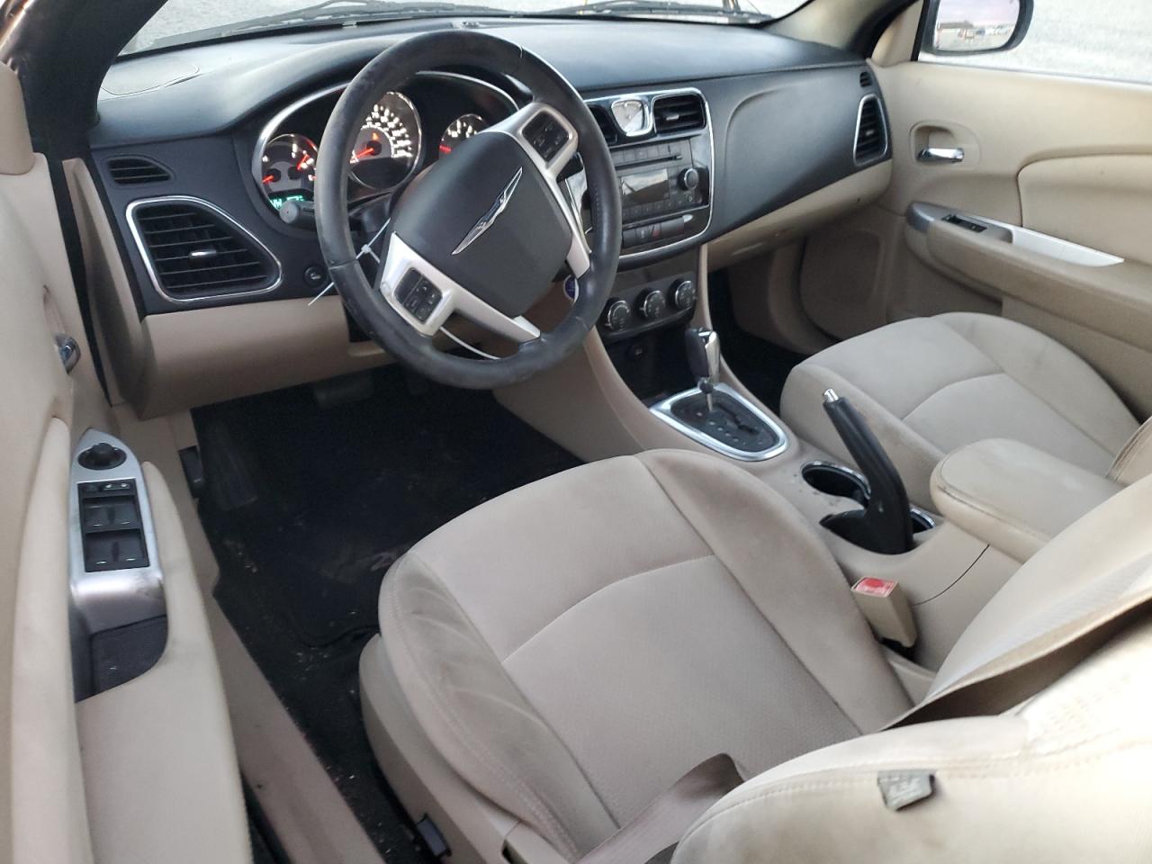 2013 Chrysler 200 - Image 8