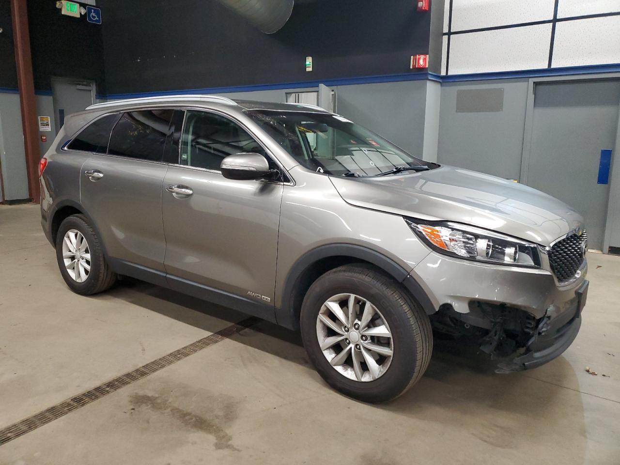 2016 Kia Sorento - Image 4
