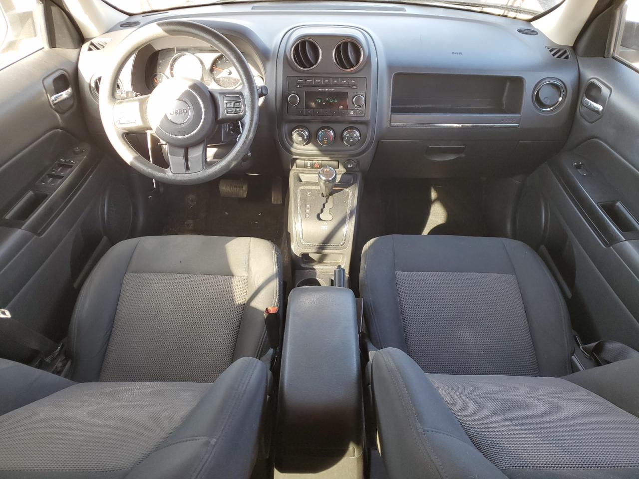 2012 Jeep Liberty (Patriot) - Image 8