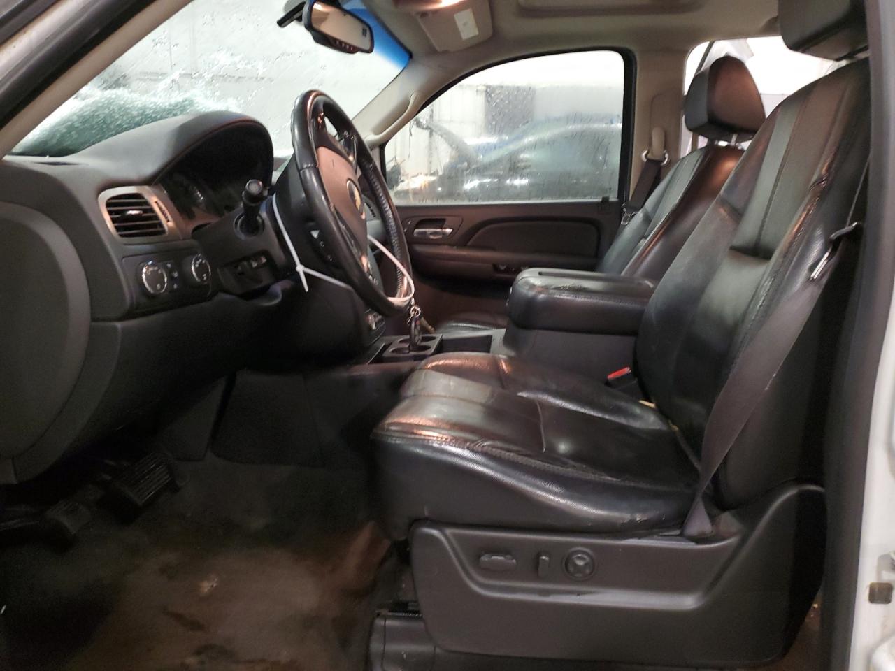2007 Chevrolet Suburban - Image 7