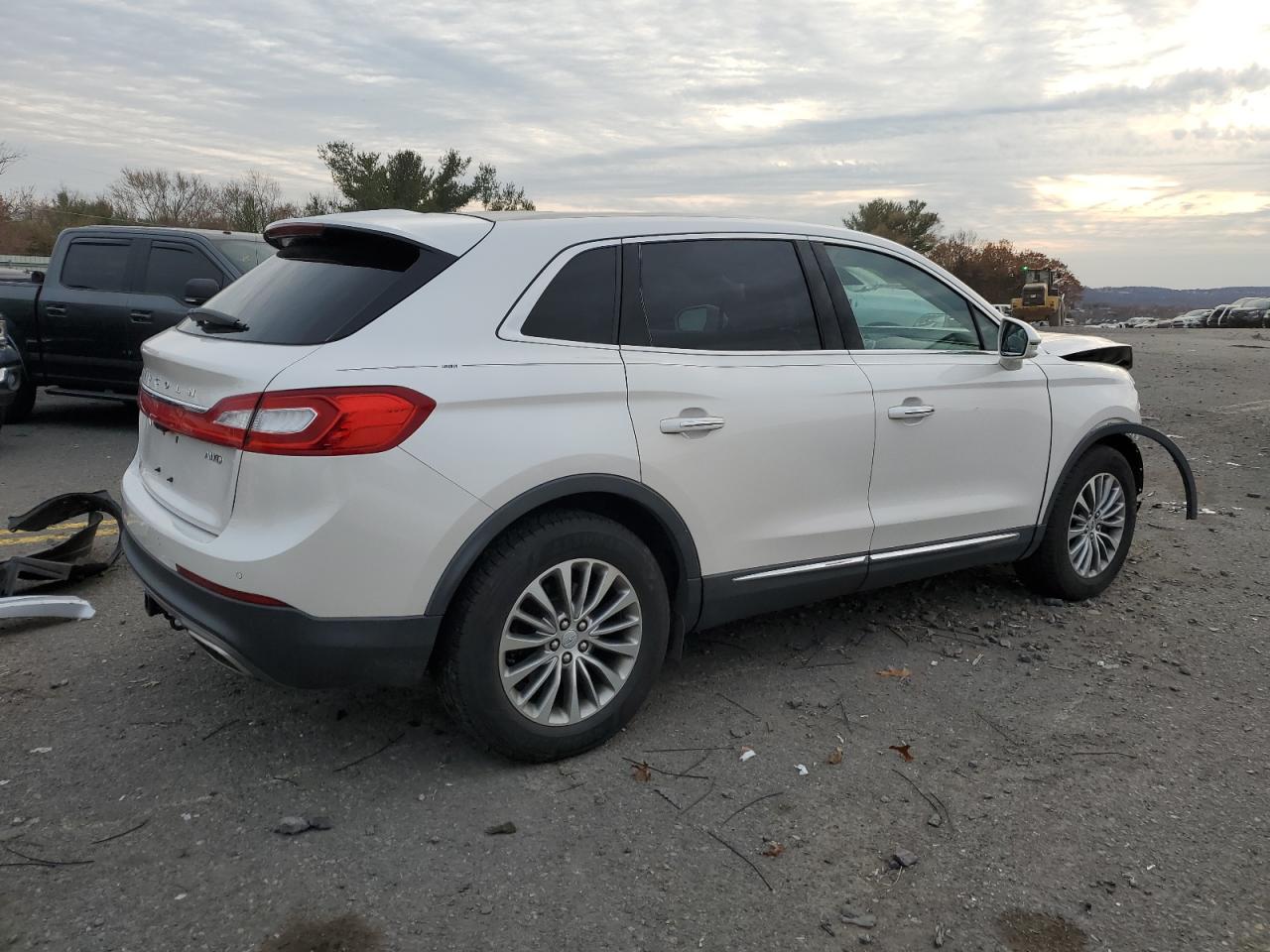 VIN 2LMTJ8KR9GBL78685 2016 LINCOLN MKX no.3