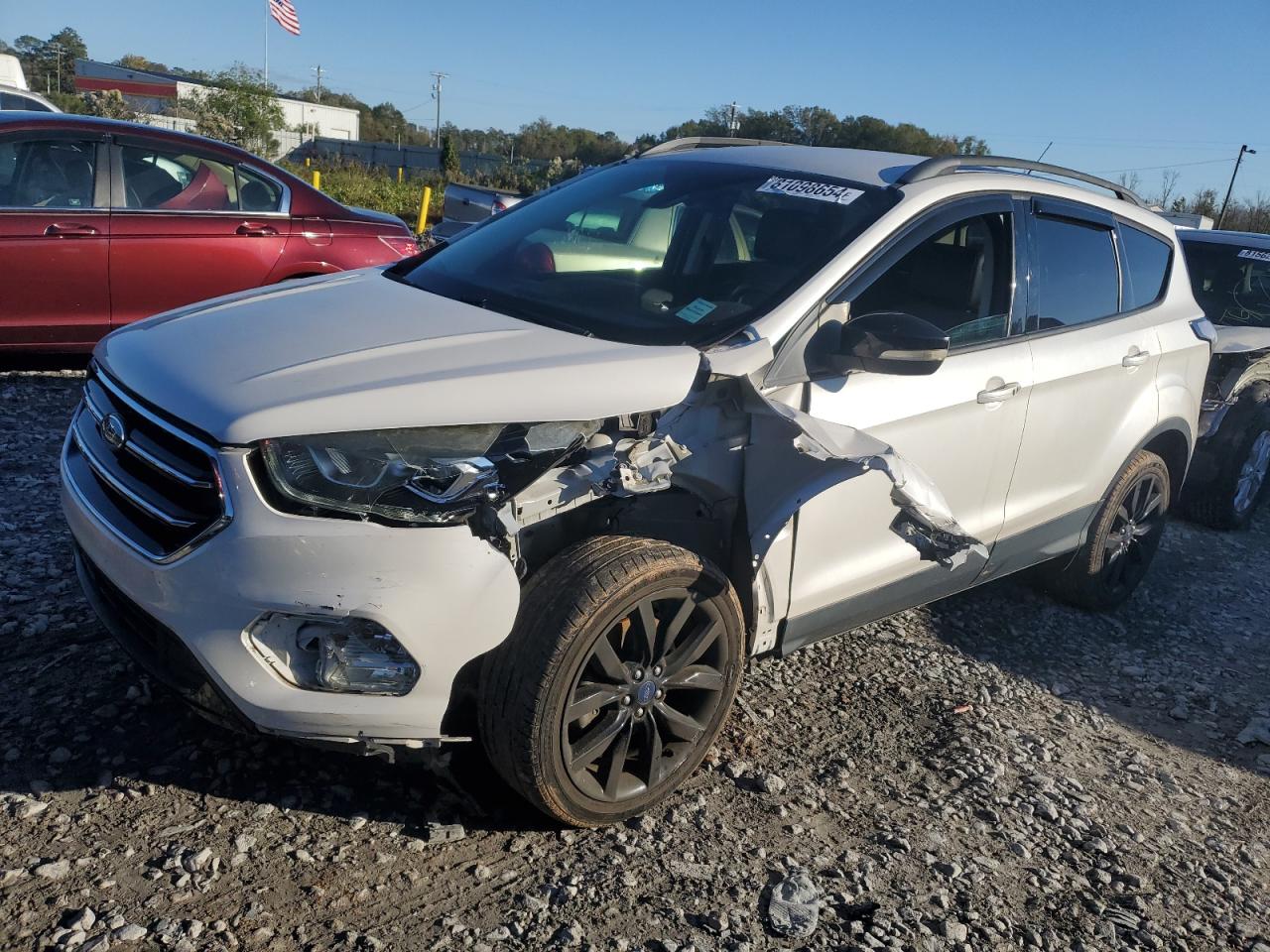 VIN 1FMCU0J97HUC30987 2017 FORD ESCAPE no.1