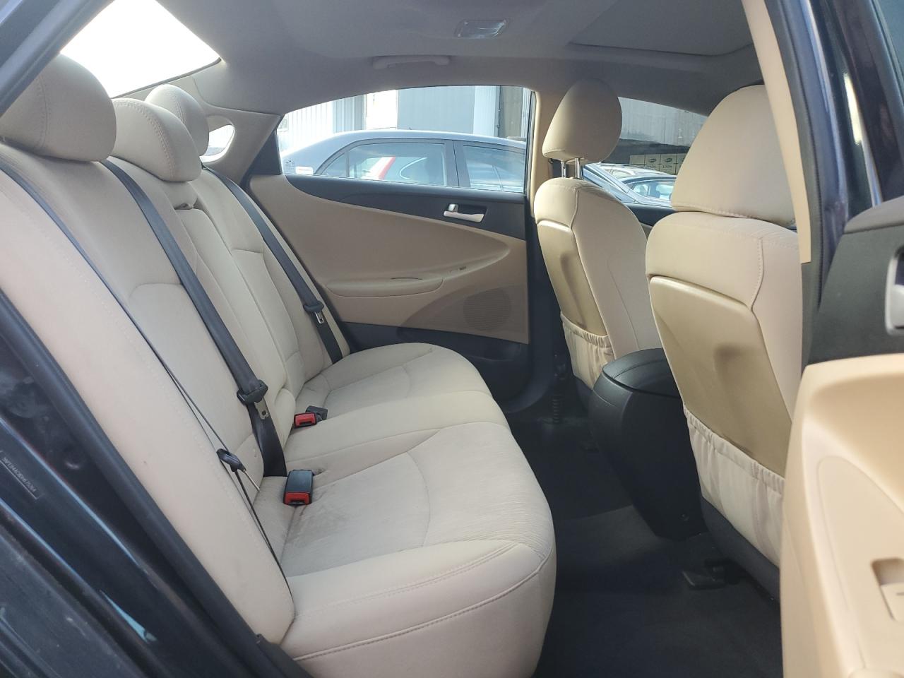 2013 Hyundai Sonata - Image 10