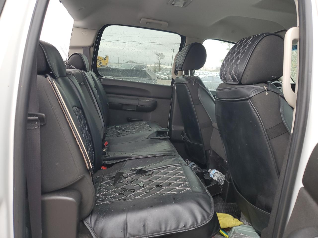 2011 Chevrolet Silverado - Image 10