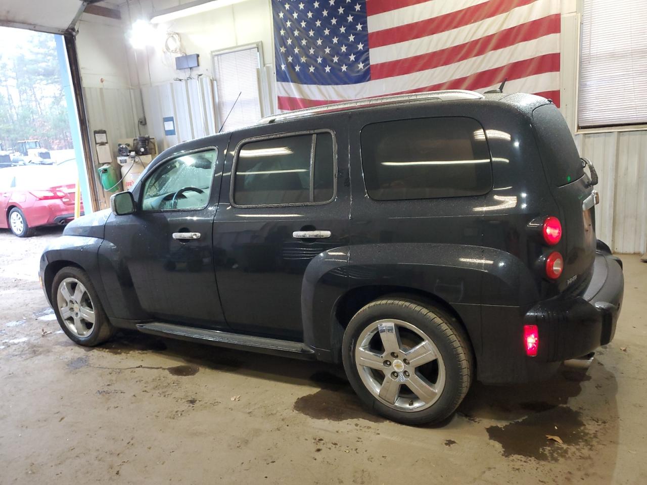 2010 Chevrolet HHR - Image 2