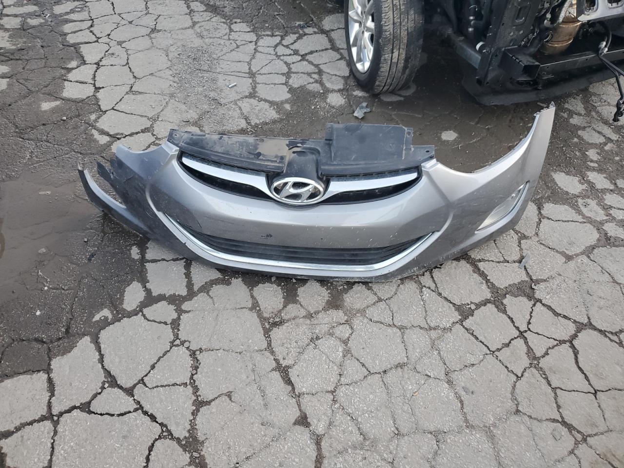 2013 Hyundai Elantra - Image 12