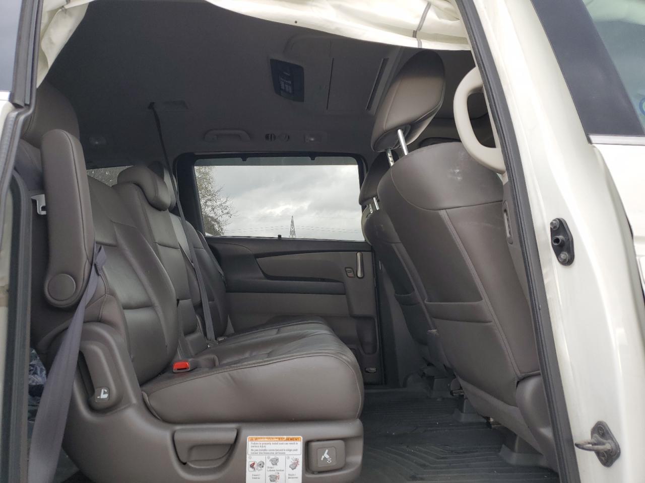 2012 Honda Odyssey - Image 11