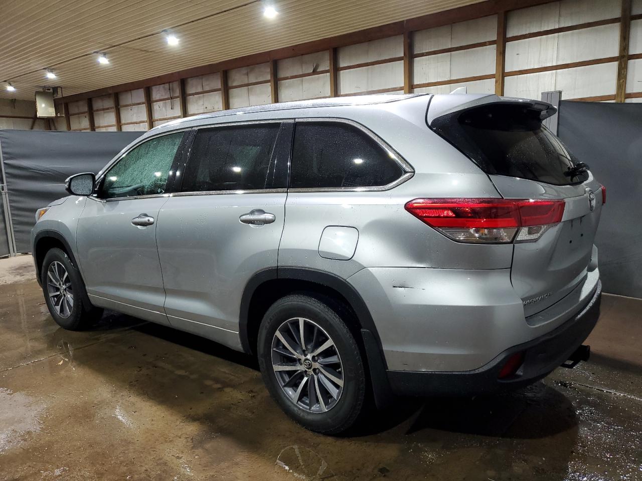 2018 Toyota Highlander Se VIN: 5TDJZRFH3JS540193 Lot: 82167524