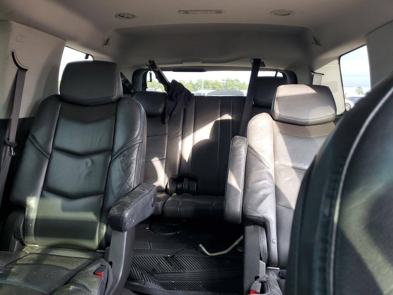 2018 Cadillac Escalade - Image 10
